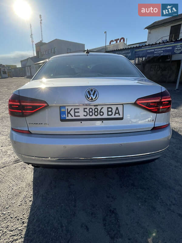 Седан Volkswagen Passat 2018 в Дніпрі
