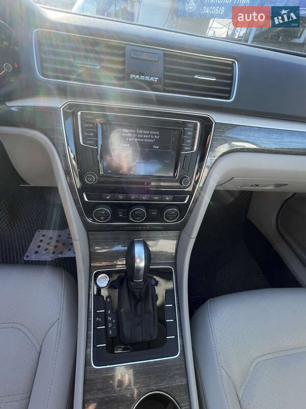 Седан Volkswagen Passat 2018 в Дніпрі