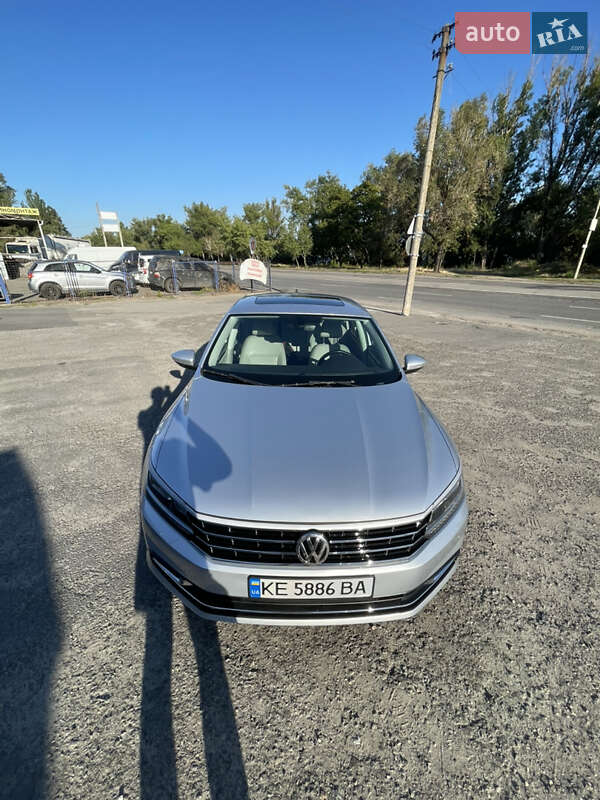 Седан Volkswagen Passat 2018 в Дніпрі