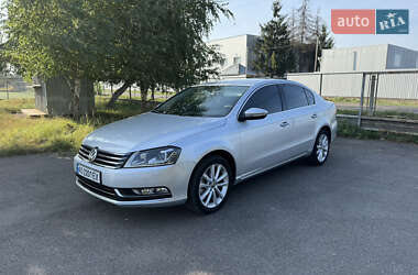 Седан Volkswagen Passat 2012 в Мукачевому