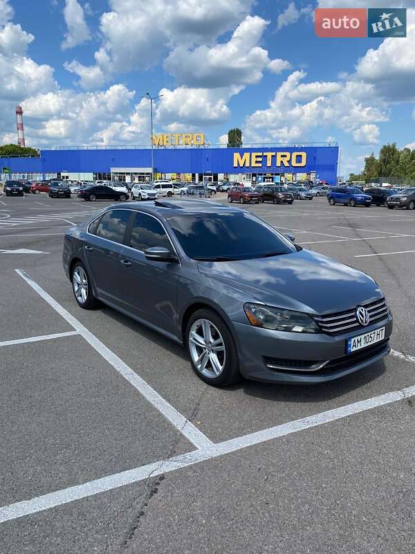 Седан Volkswagen Passat 2014 в Киеве
