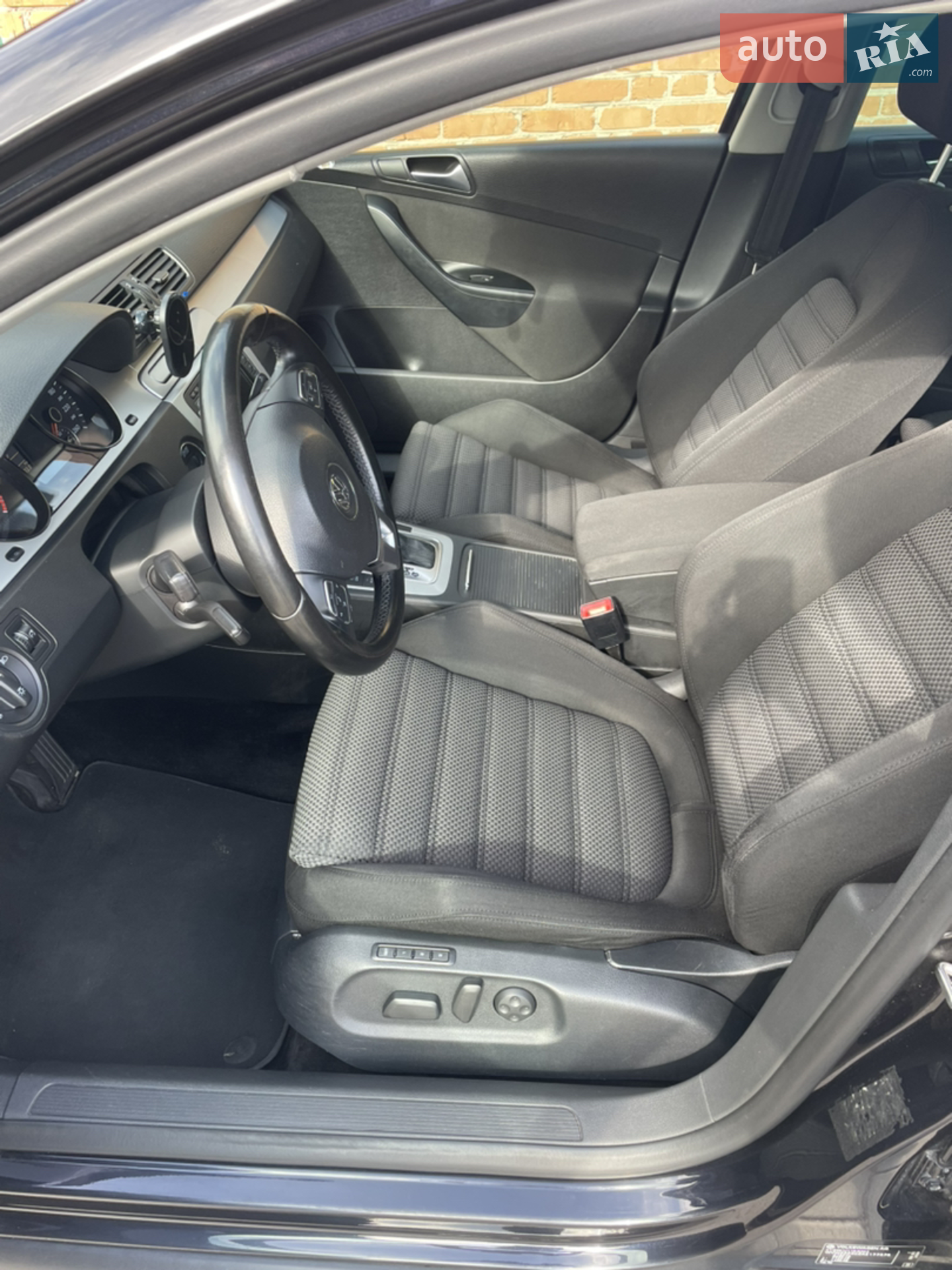 2010 Volkswagen Passat - мініатюра 8