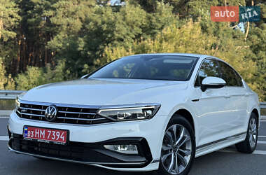 Седан Volkswagen Passat 2021 в Киеве