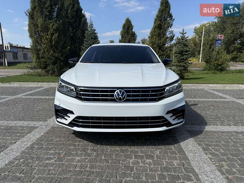 Седан Volkswagen Passat 2019 в Пирятине
