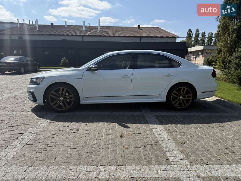 Седан Volkswagen Passat 2019 в Пирятине
