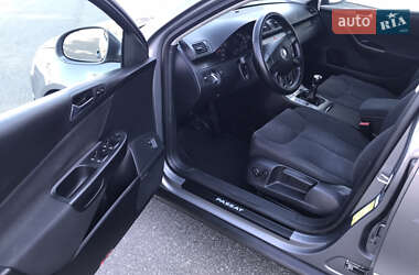Седан Volkswagen Passat 2006 в  фото 7 Седан Volkswagen Passat 2006 в