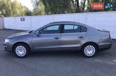 Седан Volkswagen Passat 2006 в  фото 5 Седан Volkswagen Passat 2006 в