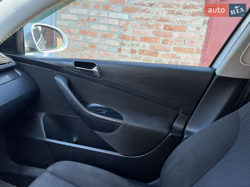 Універсал Volkswagen Passat 2006 в Умані