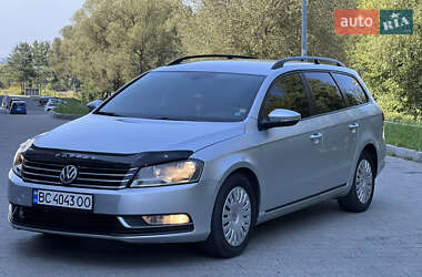 Універсал Volkswagen Passat 2011 в Новояворівську