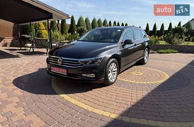 Універсал Volkswagen Passat 2021 в Луцьку