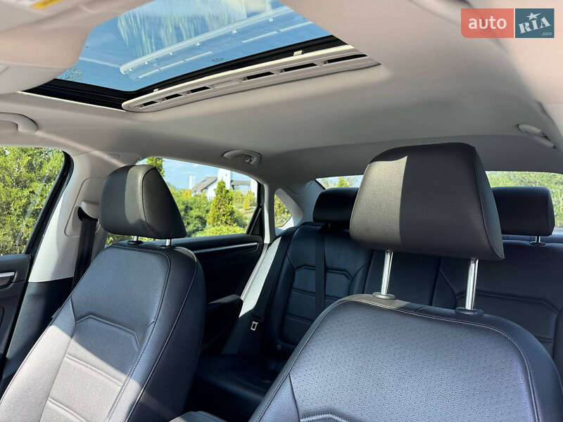 Седан Volkswagen Passat 2017 в Киеве