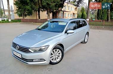 Универсал Volkswagen Passat 2015 в Теофиполе