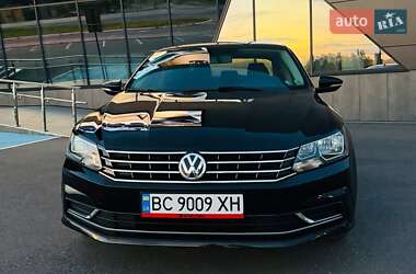 Седан Volkswagen Passat 2015 в Львове