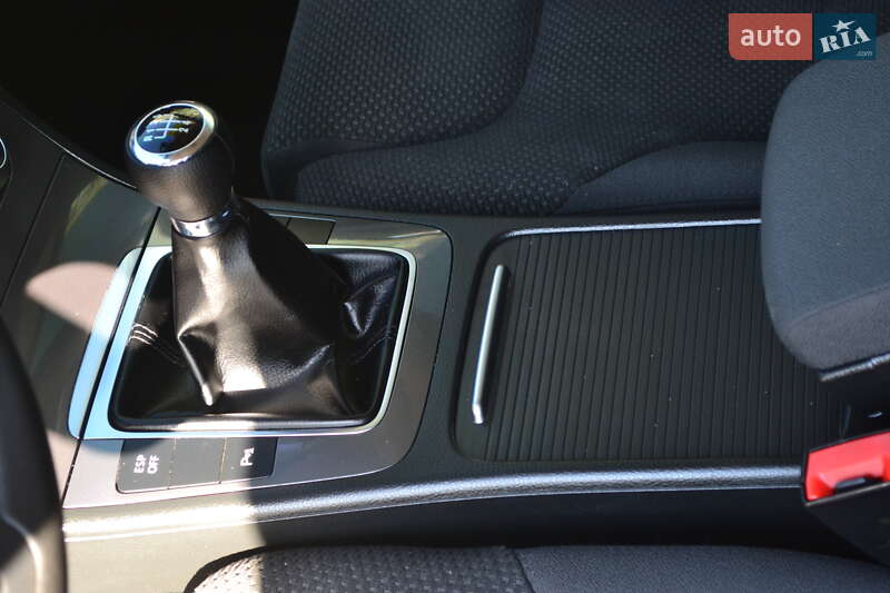 Универсал Volkswagen Passat 2010 в Запорожье