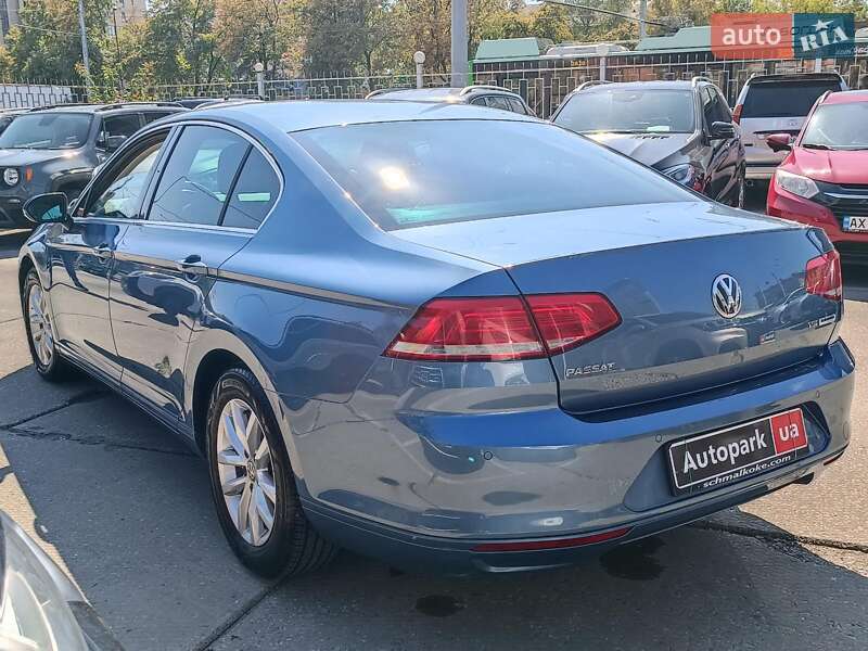 Седан Volkswagen Passat 2015 в Харькове