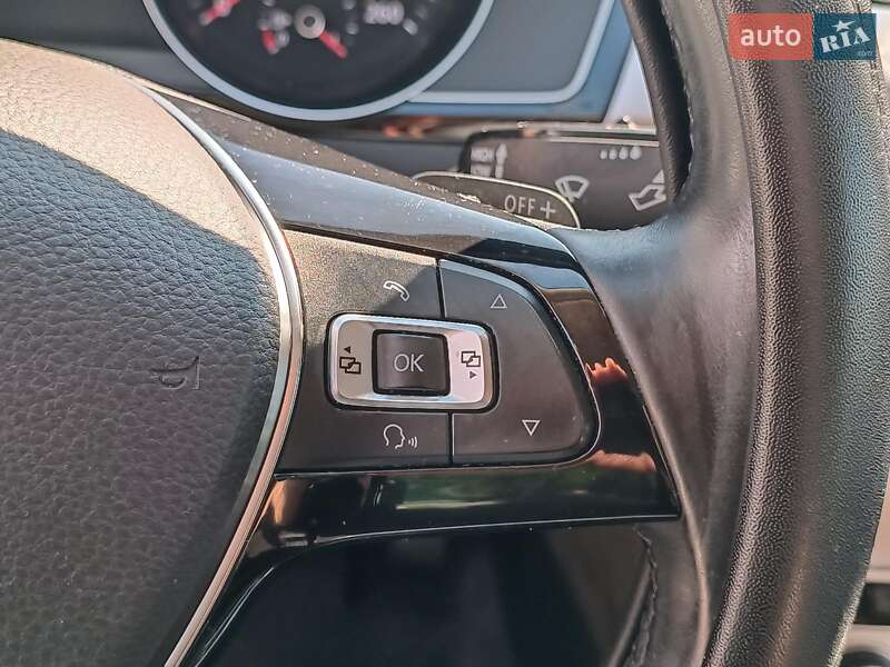 Седан Volkswagen Passat 2015 в Харькове