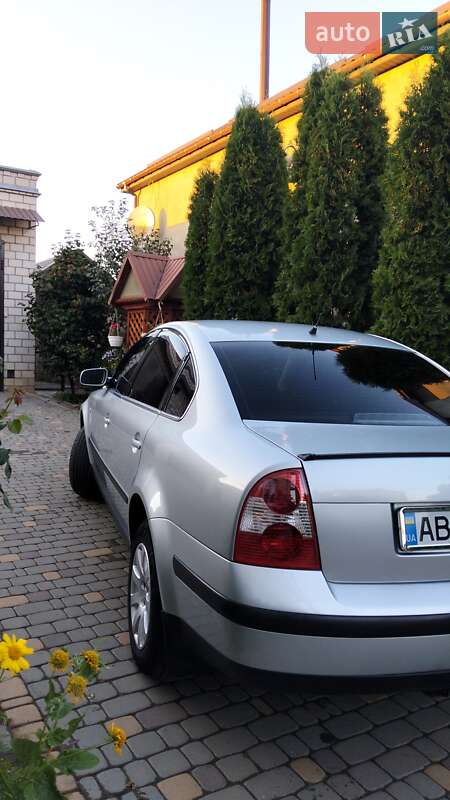 Седан Volkswagen Passat 2001 в Тульчине