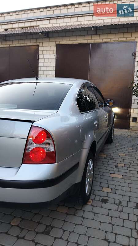 Седан Volkswagen Passat 2001 в Тульчине