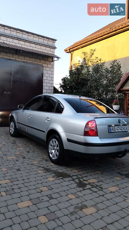 Седан Volkswagen Passat 2001 в Тульчине