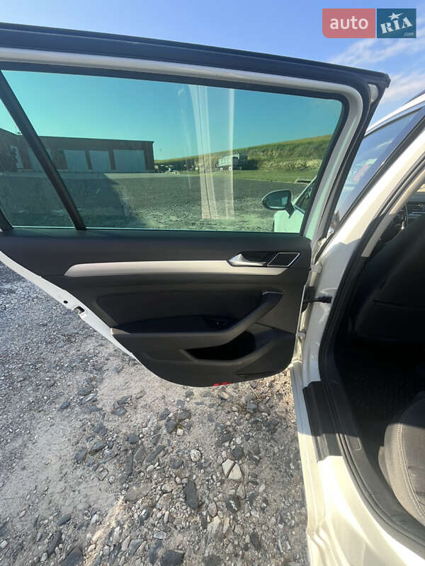 Универсал Volkswagen Passat 2017 в Ровно