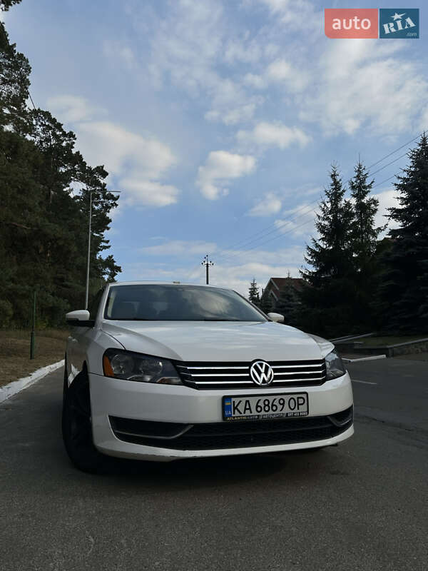Седан Volkswagen Passat 2013 в Киеве