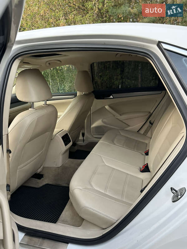 Седан Volkswagen Passat 2013 в Киеве