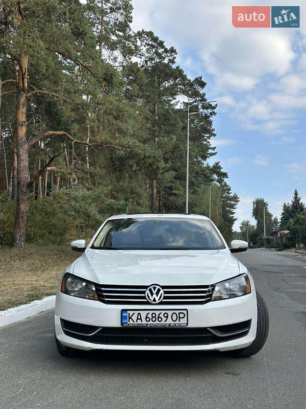 Седан Volkswagen Passat 2013 в Киеве