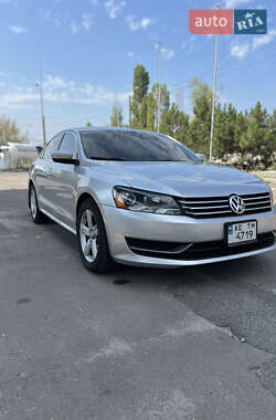 Седан Volkswagen Passat 2013 в Днепре