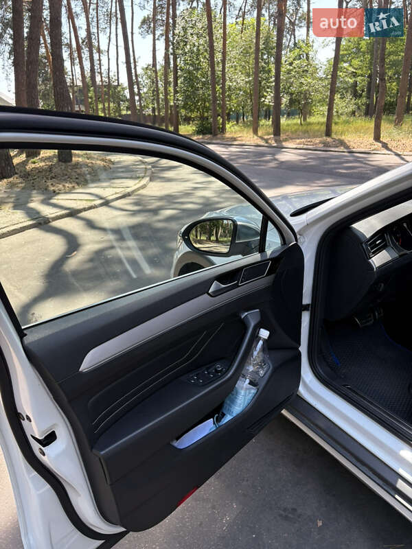 Універсал Volkswagen Passat 2019 в Черкасах