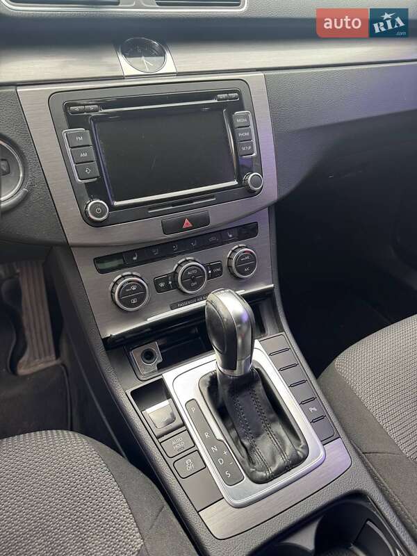 Седан Volkswagen Passat 2013 в Києві фото 6 Седан Volkswagen Passat 2013 в Києві