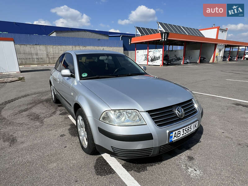 Седан Volkswagen Passat 2002 в Виннице