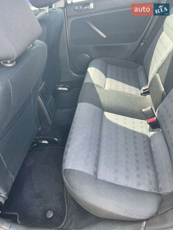 Седан Volkswagen Passat 2002 в Виннице