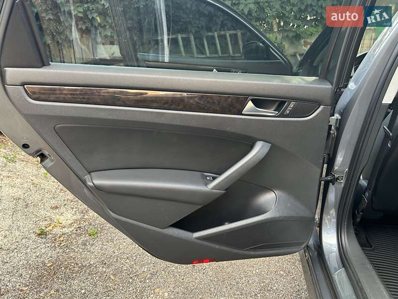 Седан Volkswagen Passat 2013 в Запорожье