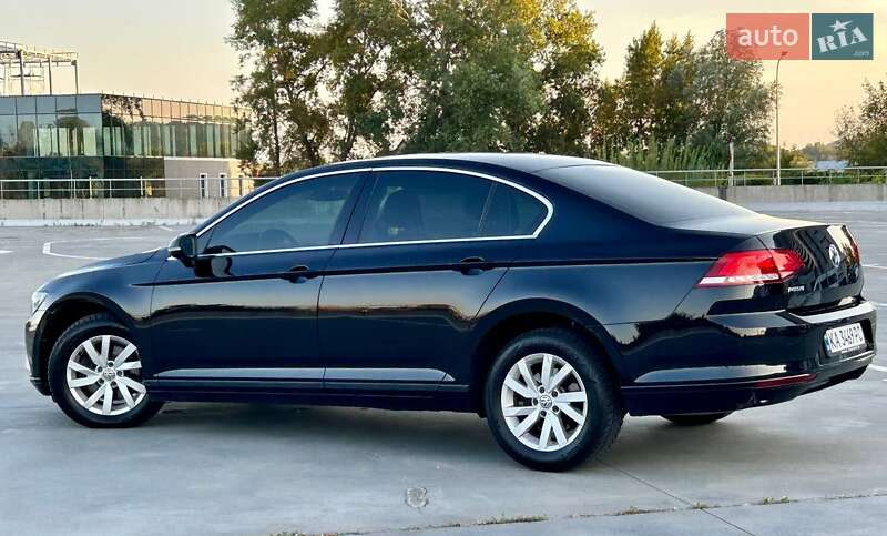 Седан Volkswagen Passat 2019 в Киеве