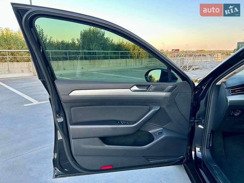 Седан Volkswagen Passat 2019 в Киеве