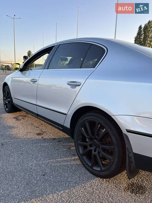 Седан Volkswagen Passat 2008 в Харькове