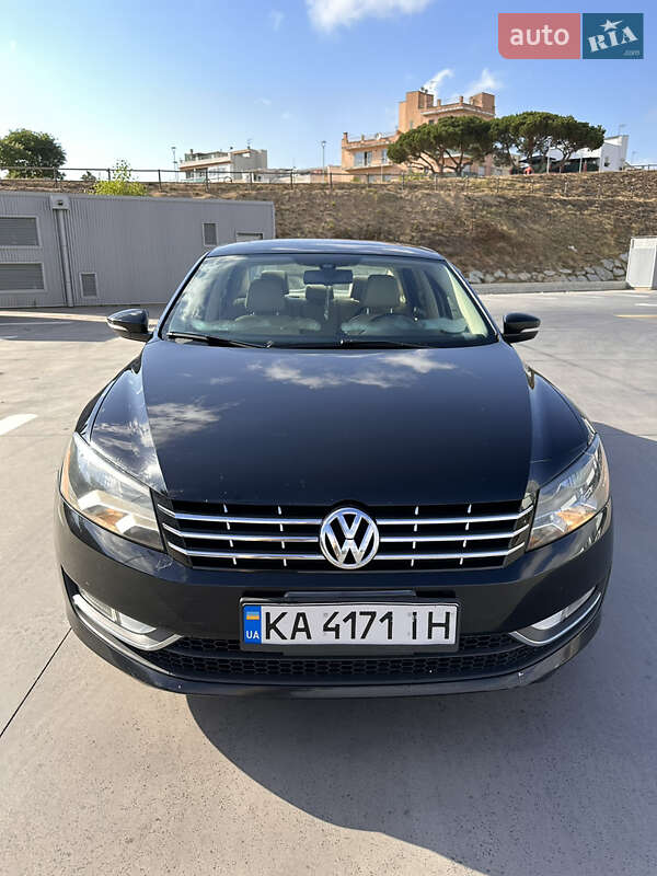 Седан Volkswagen Passat 2013 в Києві