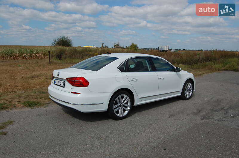 Седан Volkswagen Passat 2015 в Києві