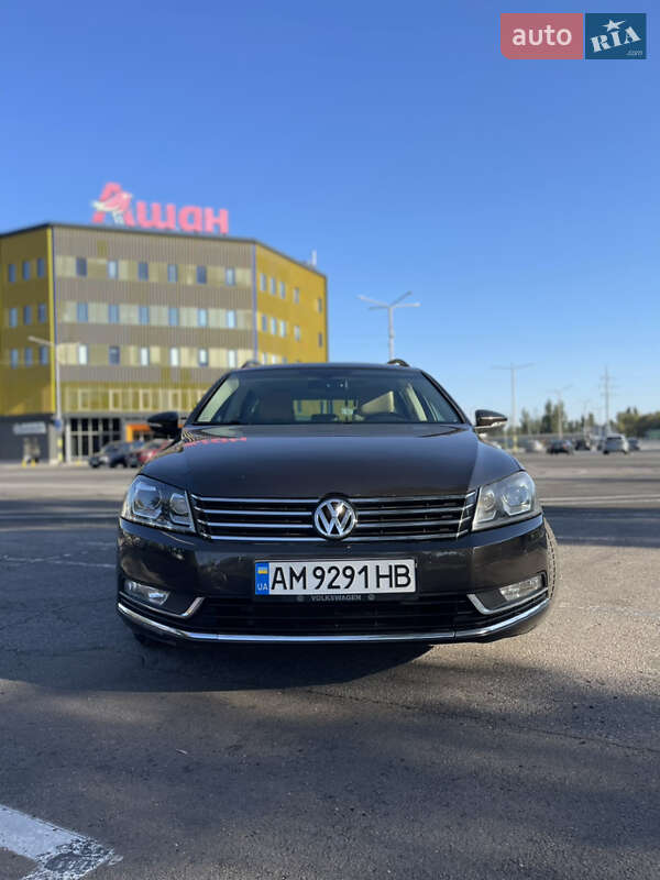 Универсал Volkswagen Passat 2014 в Киеве
