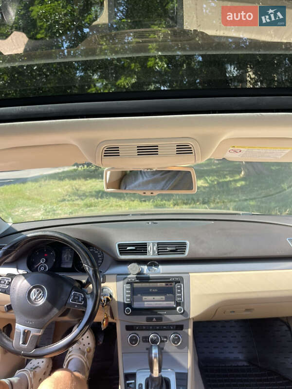 Универсал Volkswagen Passat 2014 в Киеве