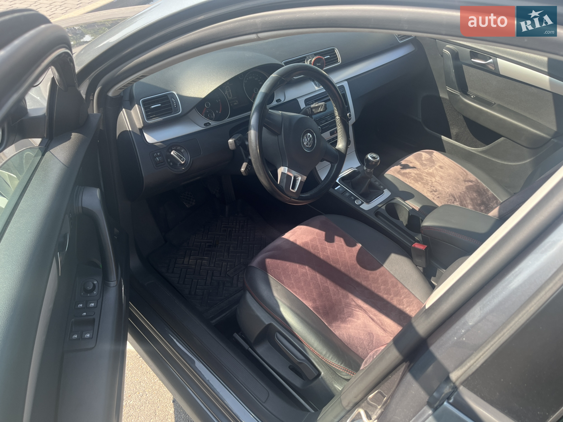 2010 Volkswagen Passat - мініатюра 10