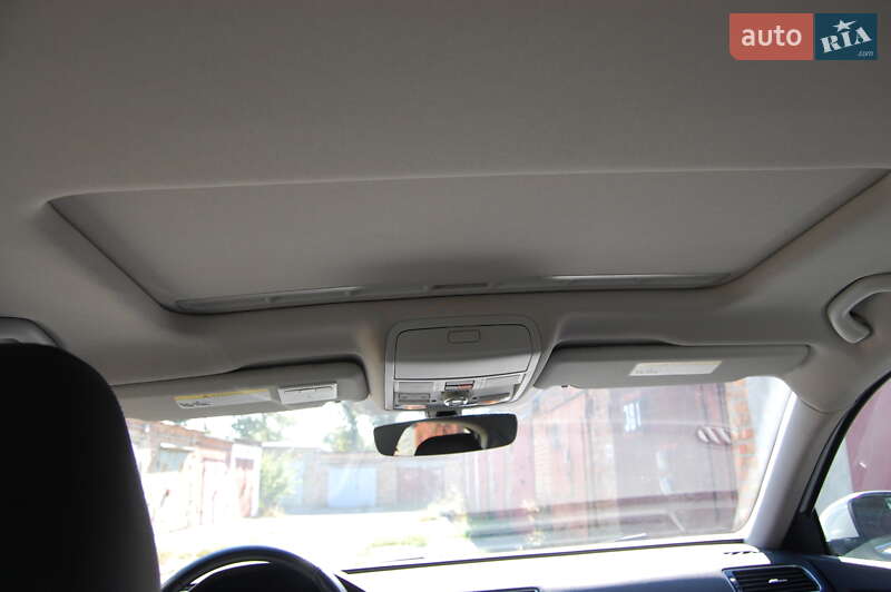 Седан Volkswagen Passat 2015 в Києві