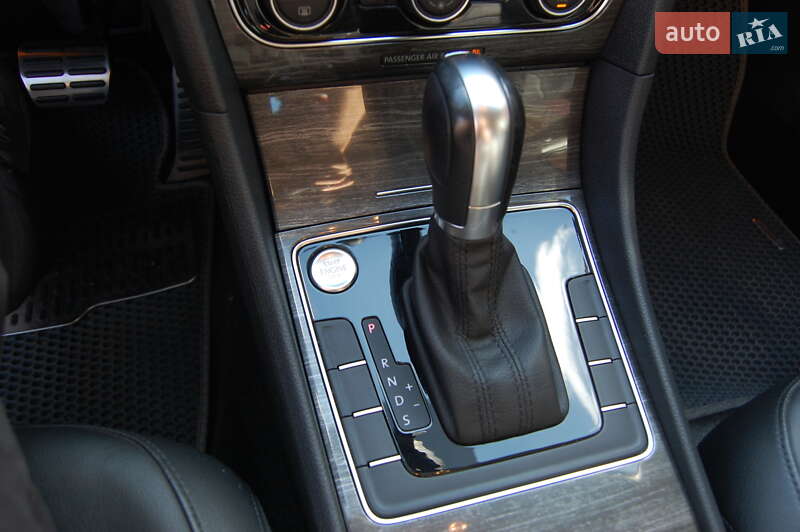 Седан Volkswagen Passat 2015 в Києві