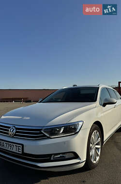 Универсал Volkswagen Passat 2018 в Киеве