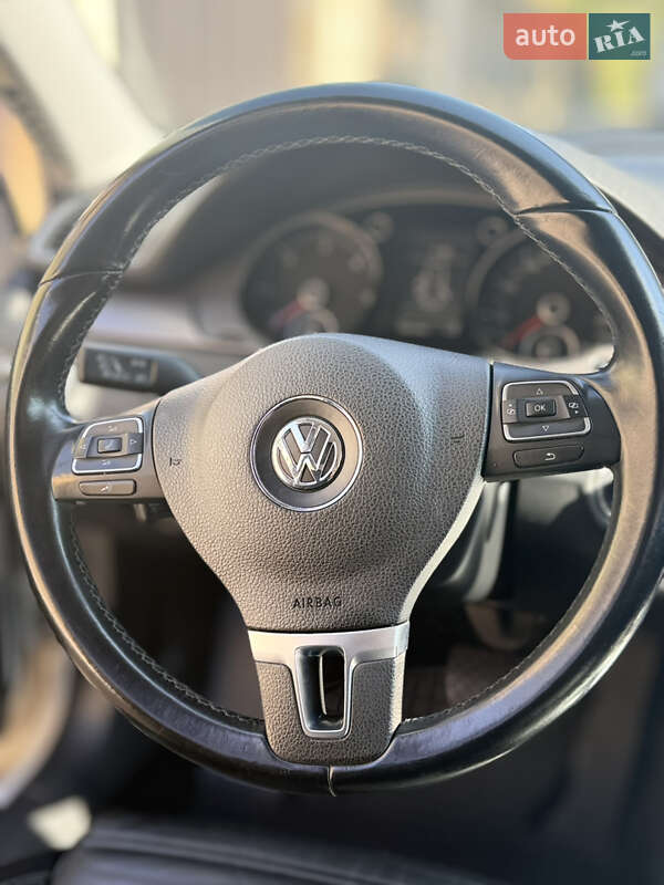 Универсал Volkswagen Passat 2012 в Львове