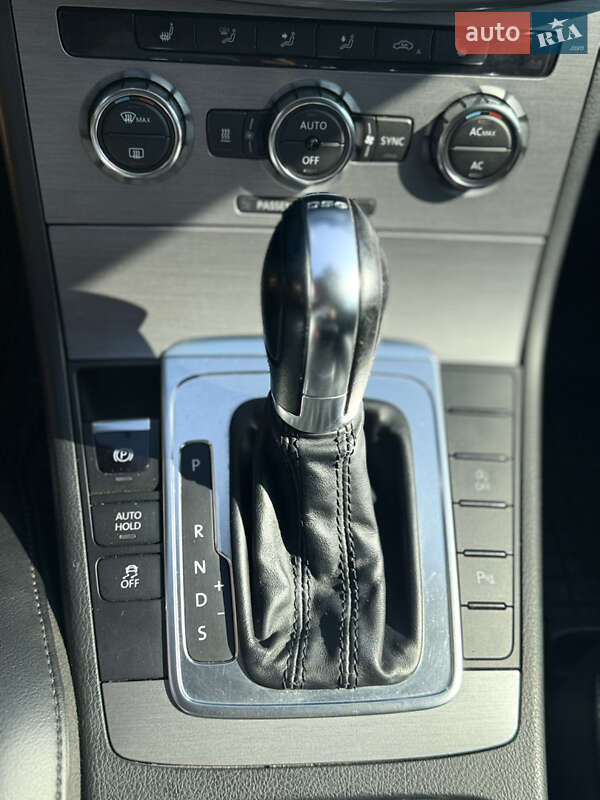 Универсал Volkswagen Passat 2012 в Львове