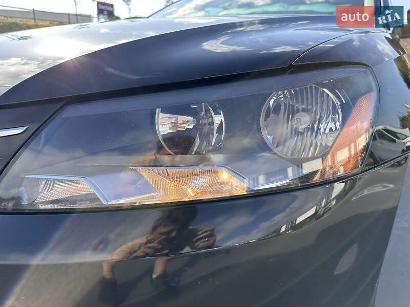 Седан Volkswagen Passat 2013 в Києві