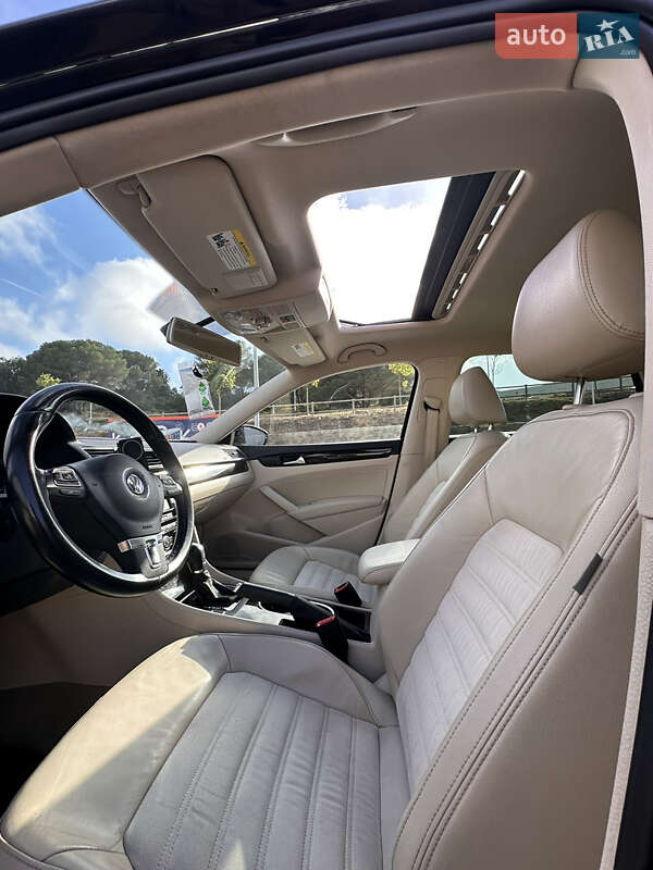 Седан Volkswagen Passat 2013 в Києві