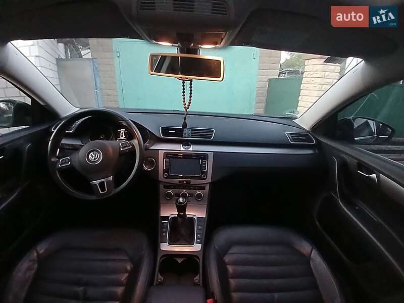 Универсал Volkswagen Passat 2014 в Киеве