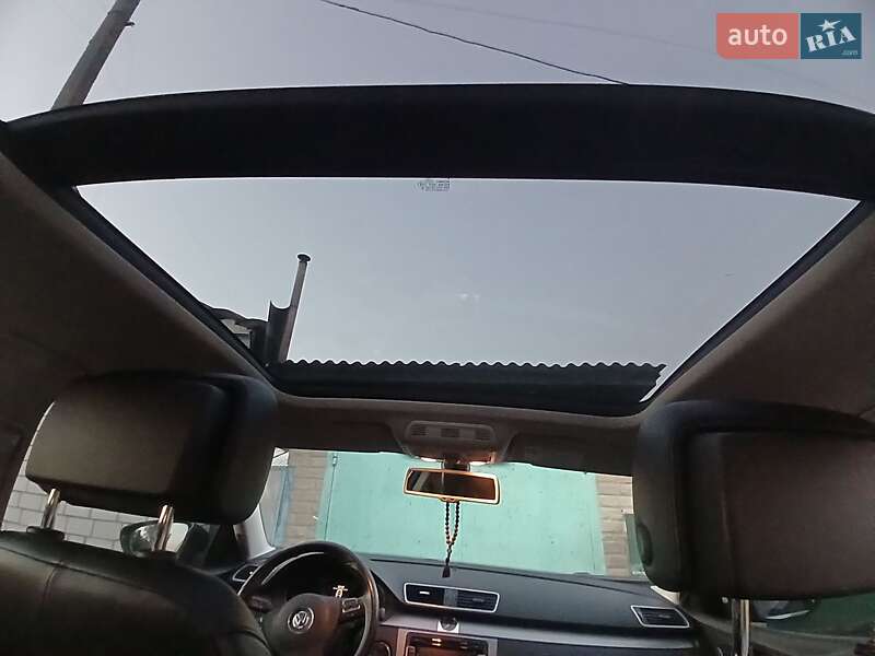 Универсал Volkswagen Passat 2014 в Киеве